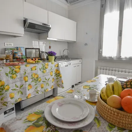 Gaudenzi Oda ve Kahvaltı